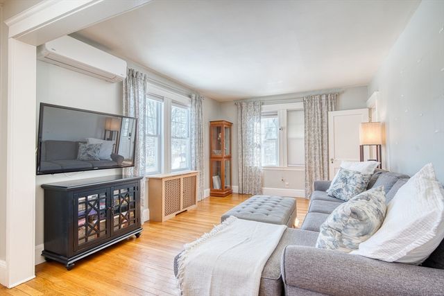 132 Centre St, Quincy, MA 02169