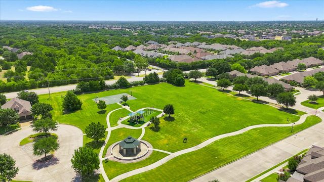 374 Fairlanding Avenue, Fairview, TX 75069