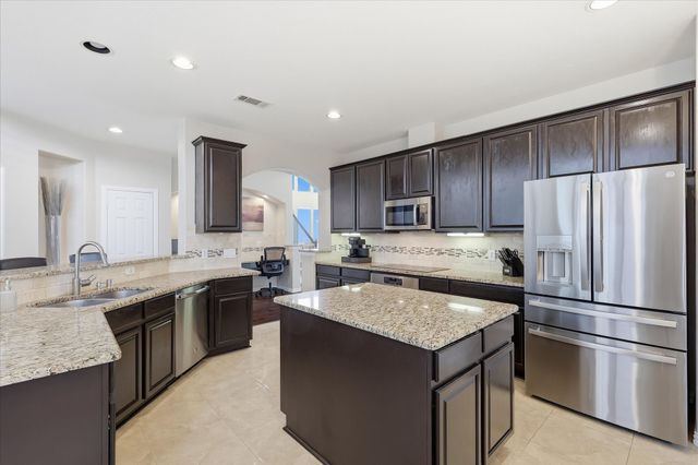 374 Fairlanding Avenue, Fairview, TX 75069