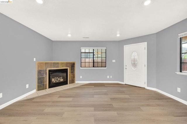 129 Bissell Ave, Richmond, CA 94801