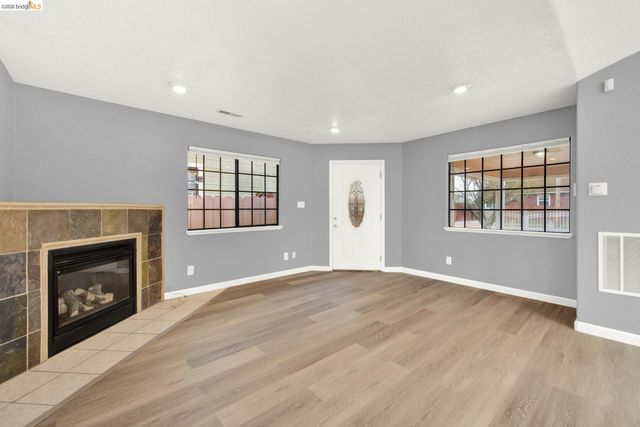 129 Bissell Ave, Richmond, CA 94801