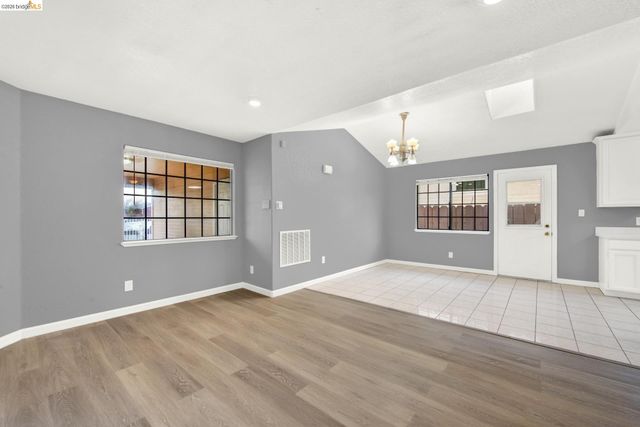 129 Bissell Ave, Richmond, CA 94801