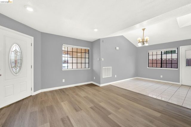 129 Bissell Ave, Richmond, CA 94801