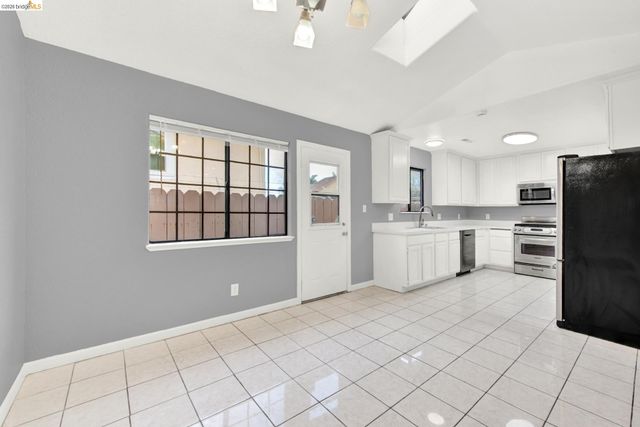 129 Bissell Ave, Richmond, CA 94801