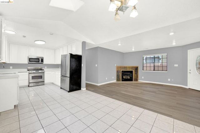 129 Bissell Ave, Richmond, CA 94801