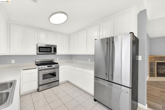 129 Bissell Ave, Richmond, CA 94801