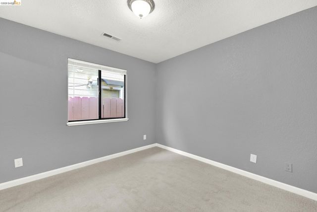 129 Bissell Ave, Richmond, CA 94801