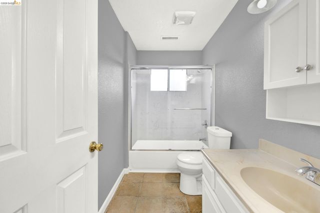 129 Bissell Ave, Richmond, CA 94801