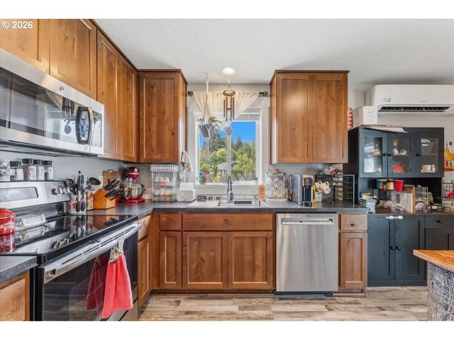 182 W CHRISTY Ct, Yacolt, WA 98675