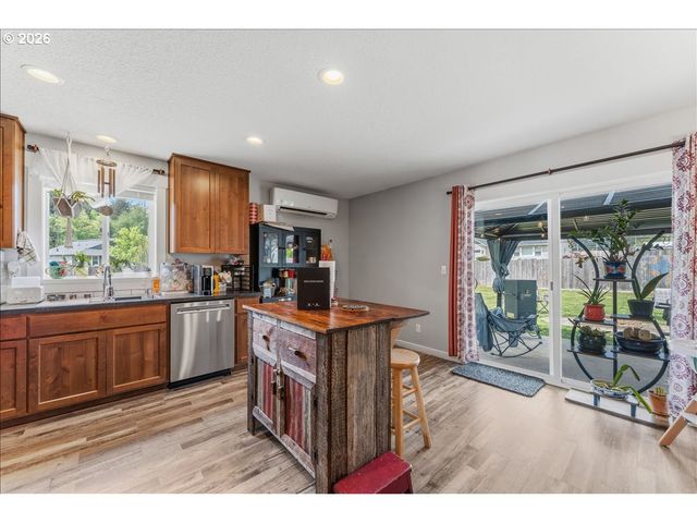 182 W CHRISTY Ct, Yacolt, WA 98675