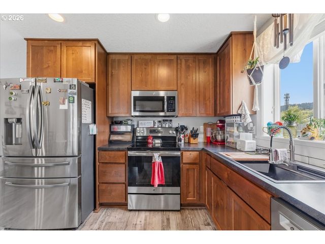 182 W CHRISTY Ct, Yacolt, WA 98675