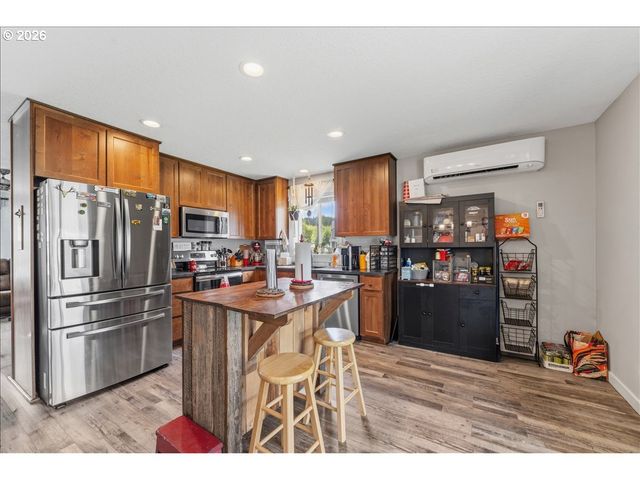 182 W CHRISTY Ct, Yacolt, WA 98675