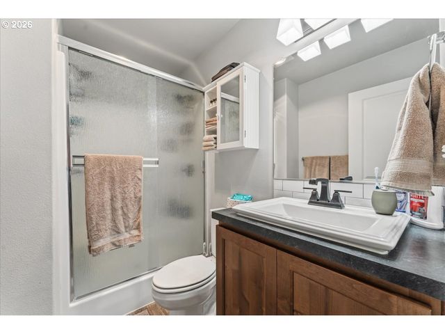 182 W CHRISTY Ct, Yacolt, WA 98675