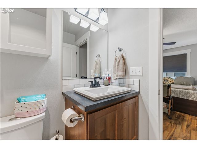 182 W CHRISTY Ct, Yacolt, WA 98675