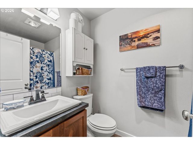 182 W CHRISTY Ct, Yacolt, WA 98675