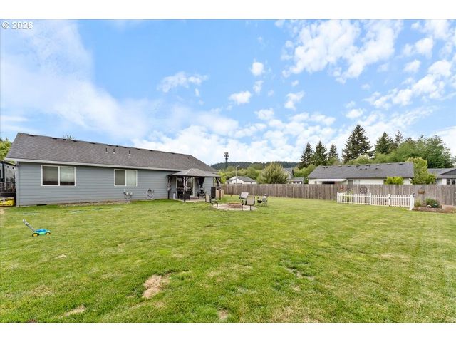 182 W CHRISTY Ct, Yacolt, WA 98675