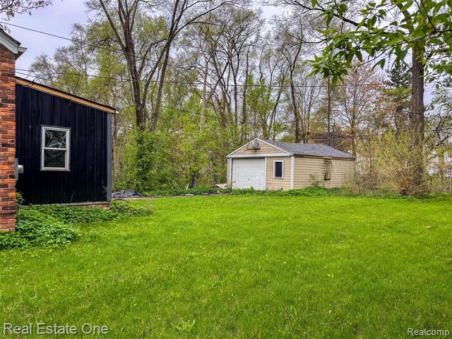6901 Mansfield Street, Detroit, MI 48228