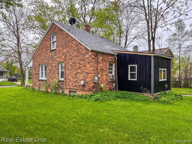 6901 Mansfield Street, Detroit, MI 48228