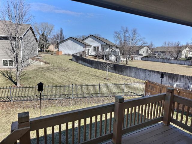 910 W Threewood Ct, Andover, KS 67002