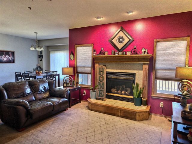 910 W Threewood Ct, Andover, KS 67002