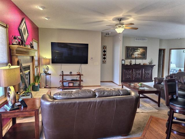 910 W Threewood Ct, Andover, KS 67002