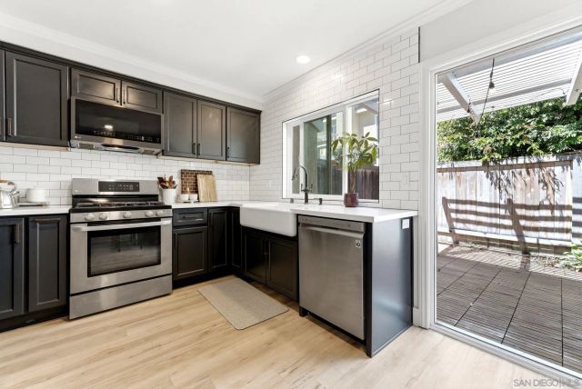 3593 Caminito Carmel Landing, San Diego, CA 92130