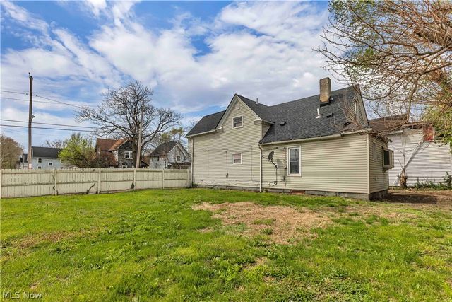 8113 Platt Avenue, Cleveland, OH 44104