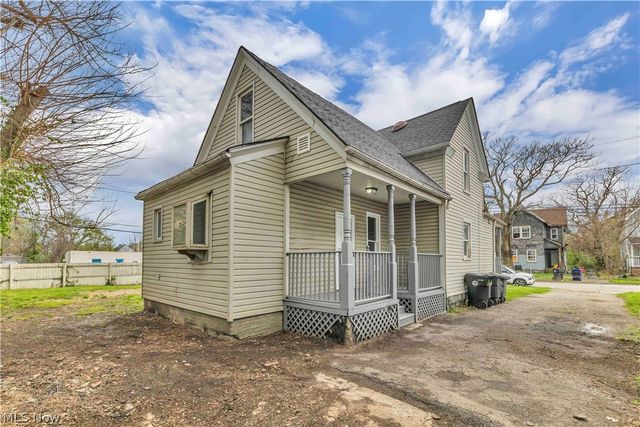 8113 Platt Avenue, Cleveland, OH 44104