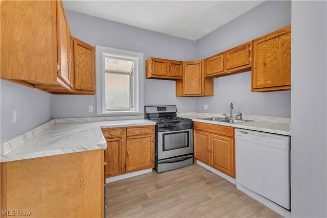 8113 Platt Avenue, Cleveland, OH 44104