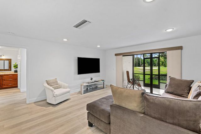 21506 Juego Circle 28e, Boca Raton, FL 33433