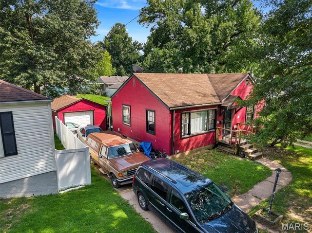 1944 Falcon Drive, Hanley Hills, MO 63133