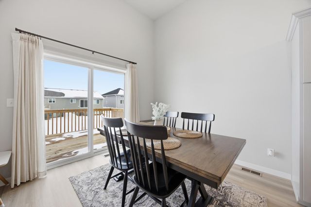 6862 Thomas Street, Horace, ND 58047