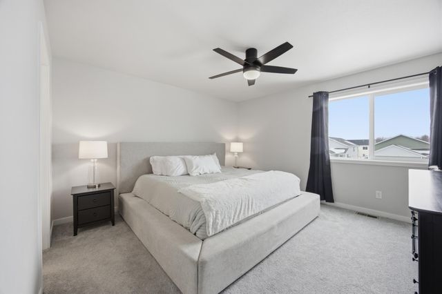 6862 Thomas Street, Horace, ND 58047