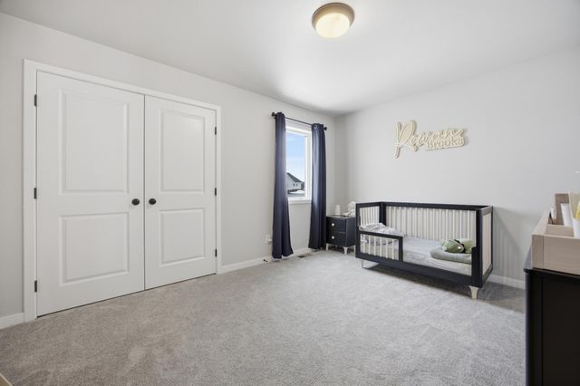 6862 Thomas Street, Horace, ND 58047