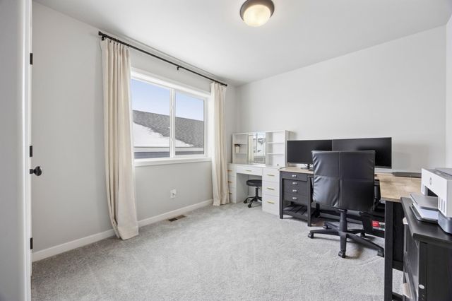 6862 Thomas Street, Horace, ND 58047