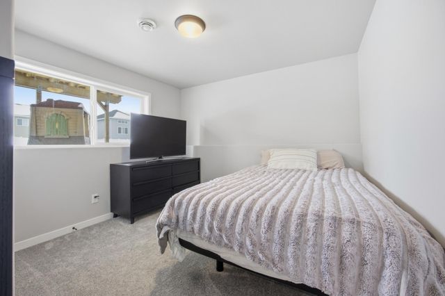 6862 Thomas Street, Horace, ND 58047