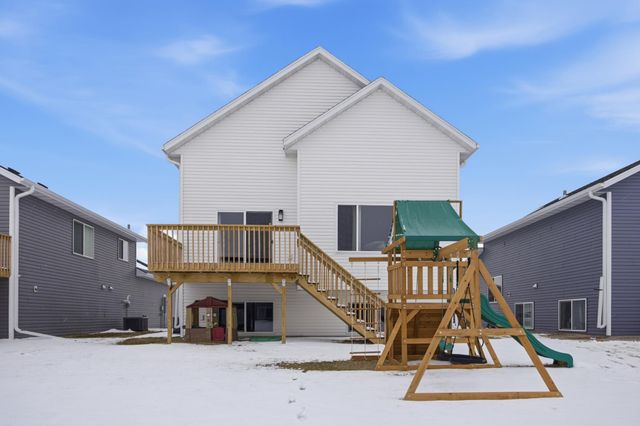 6862 Thomas Street, Horace, ND 58047