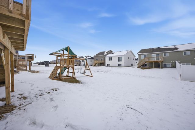 6862 Thomas Street, Horace, ND 58047
