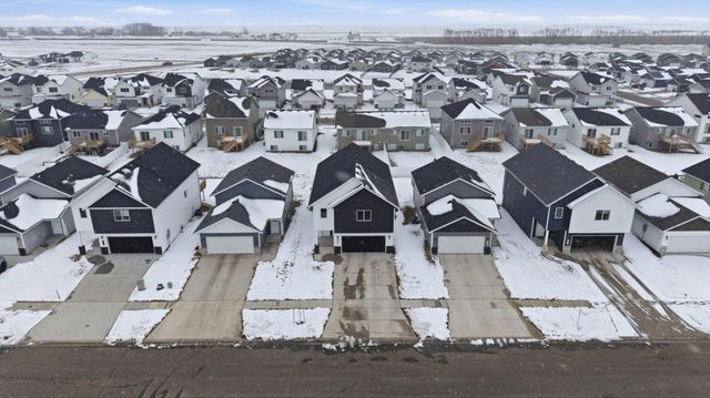 6862 Thomas Street, Horace, ND 58047