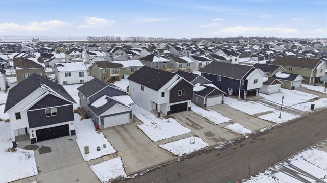 6862 Thomas Street, Horace, ND 58047
