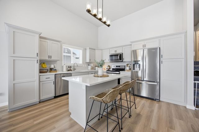 6862 Thomas Street, Horace, ND 58047