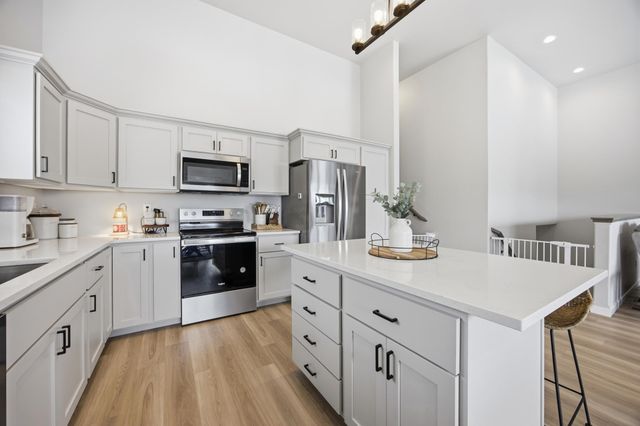 6862 Thomas Street, Horace, ND 58047