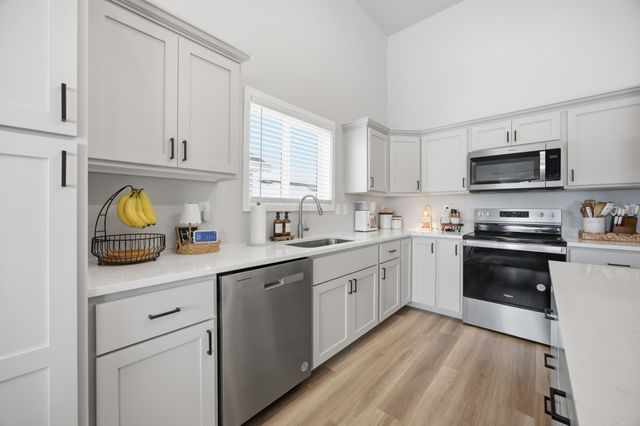 6862 Thomas Street, Horace, ND 58047