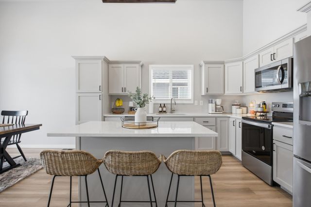 6862 Thomas Street, Horace, ND 58047