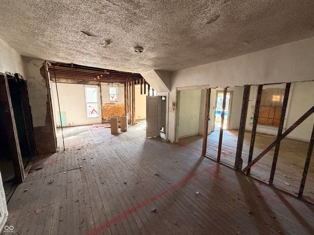 816 E 20th Street, Anderson, IN 46016