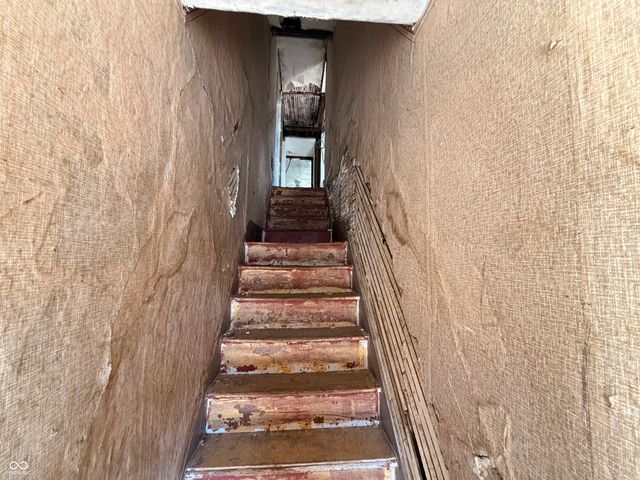 816 E 20th Street, Anderson, IN 46016