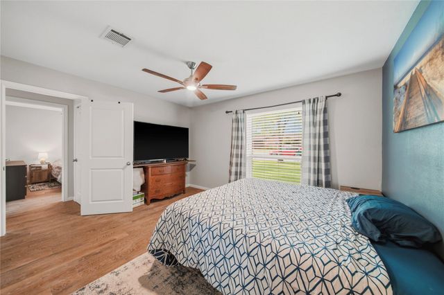 15714 Wandering Trail, Friendswood, TX 77546