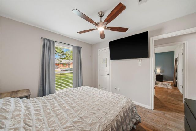 15714 Wandering Trail, Friendswood, TX 77546