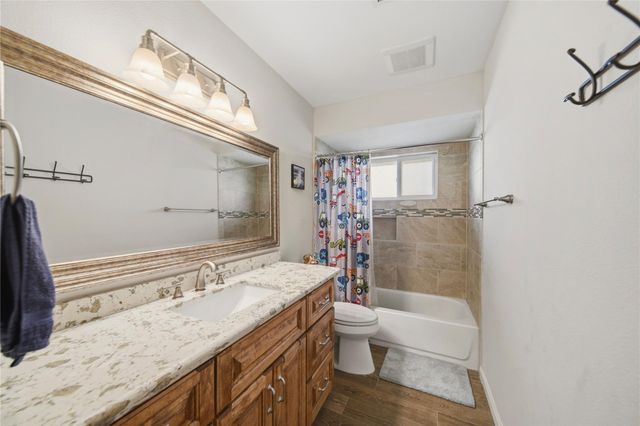 15714 Wandering Trail, Friendswood, TX 77546