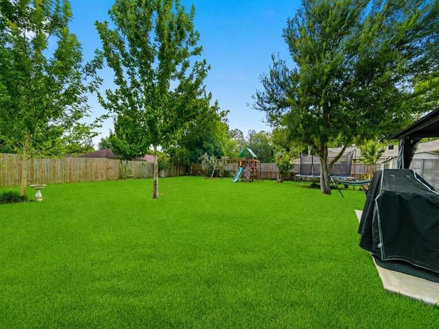 15714 Wandering Trail, Friendswood, TX 77546